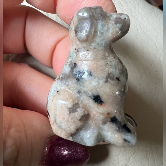 Crystal Dog Carving - Picture 3 of 5